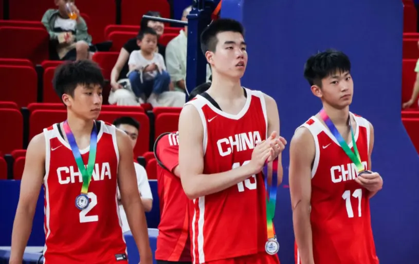 聚富人 94比84逆转日本夺冠！男篮终于硬气一回：U16中国队全胜登顶！